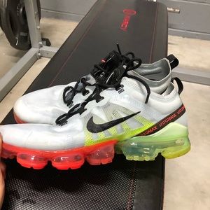 Used nike vapormax size 10.5